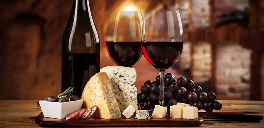 Boutique de vin, spiritueux et épicerie à Saint-Émilion